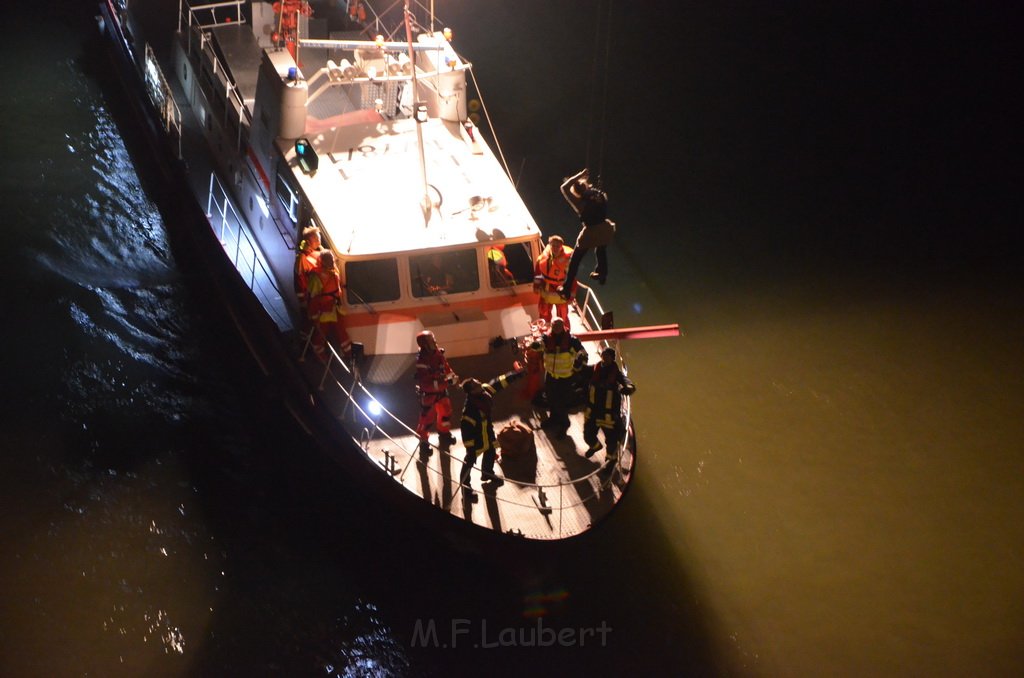 Einsatz BF Hoehenretter Koelner Seilbahn Hoehe Zoobruecke P2511.JPG